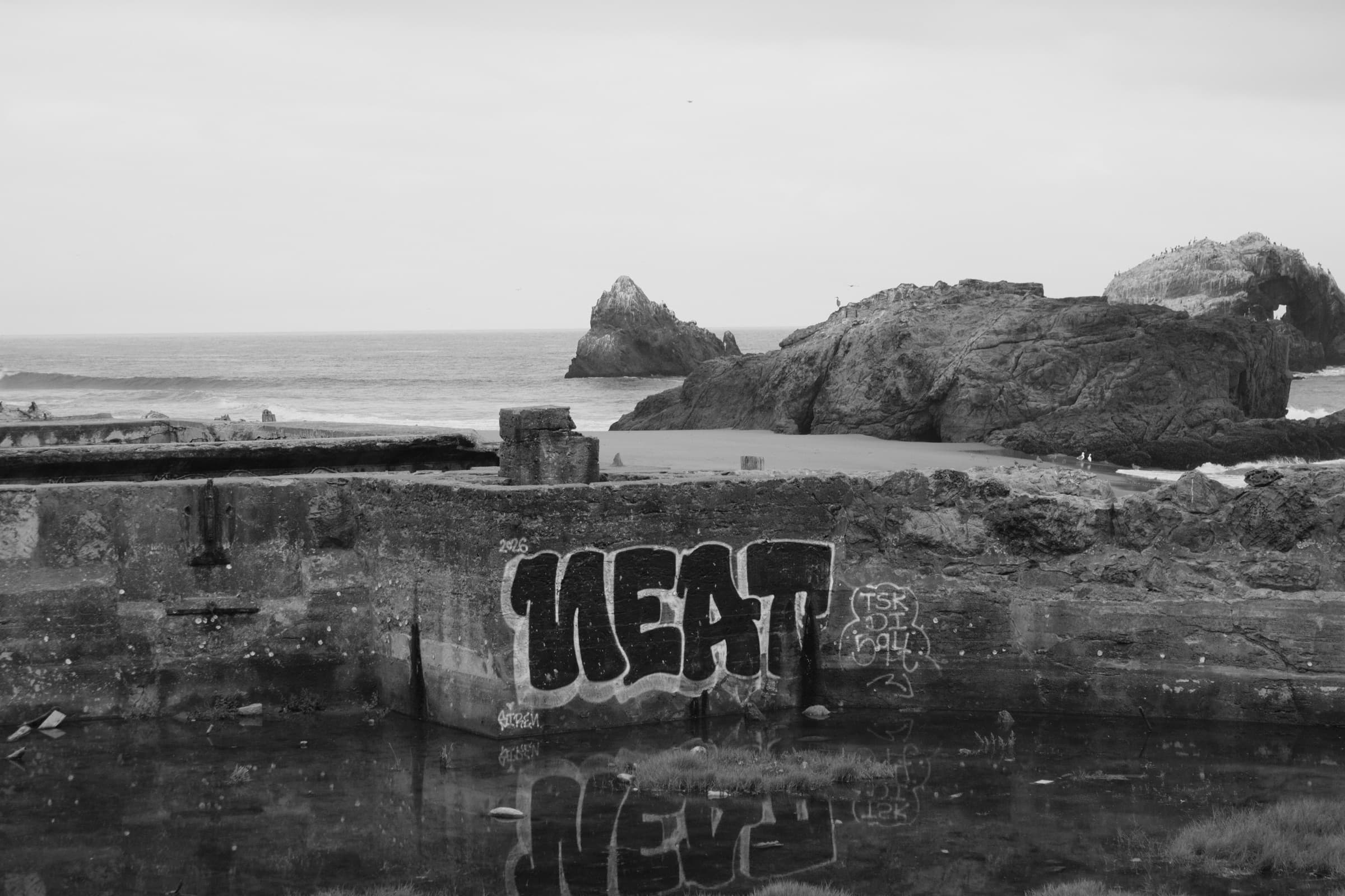 Sutro ruins, graffiti